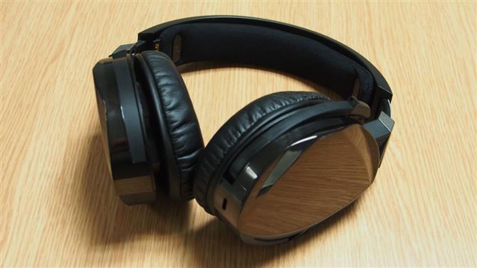 Asus ROG Strix Fusion 700 review